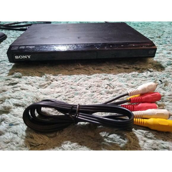 Sony Progressive Scan CD/DVD Player Black DVP-SR210P w/ remote And Cords - Picture 5 of 5